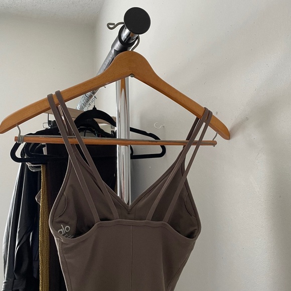 Alo Yoga Alosoft Suns Out Onesie Olive Tree - Picture 4 of 5